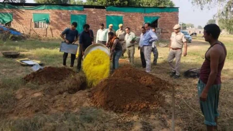 360 किलोेग्राम दूषित मिठाई और 25 लीटर खराब तेल करवाया नष्ट