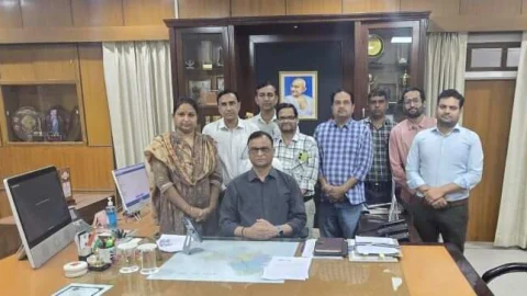 जिला कलेक्टर ने बटन दबाकर की एसआईपीएफ पोर्टल में पेमेंट इनिशियेट के भुगतान की कार्यवाही