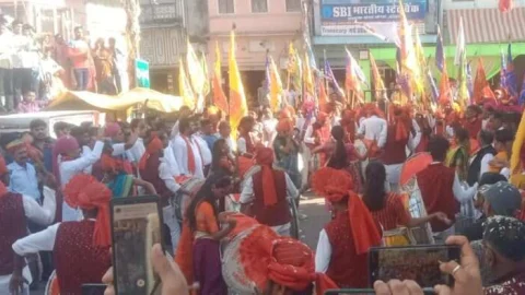 श्री श्याम मंदिर स्वर्ण जयंती महोत्सव पर निकली भव्य शोभा यात्रा