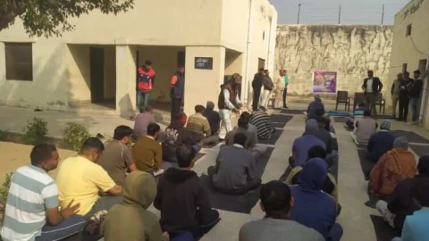 प्रथम विश्व ध्यान दिवस पर बंदियों को करवाया योगाभ्यास