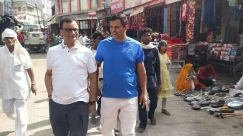 कलेक्टर शर्मा ने शहर का दौरा कर कानून व्यवस्था का लिया जायजा