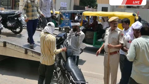 Sikar में अतिक्रमण पर बड़ी कार्रवाई, नवलगढ़ पुलिया से हटाए अतिक्रमण