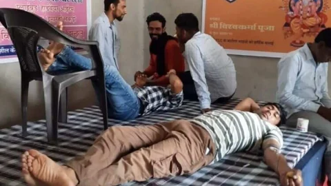 विश्वकर्मा पूजा पर रक्तदान शिविर का आयोजन