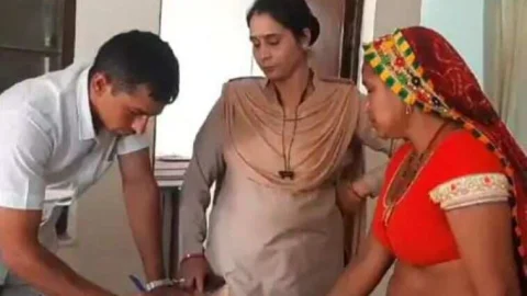 चूहे के बिल में डाल दिया पानी, पड़ोसी ने की महिला की पिटाई