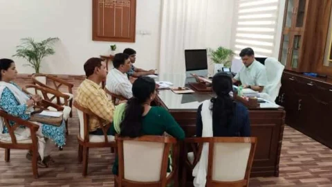 योजनाओं के क्रियान्वयन पर गंभीरता से काम हो – कलक्टर