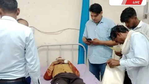 सड़क पर आगे चल रहे डीजे से बाइक टकराई, दो घायल