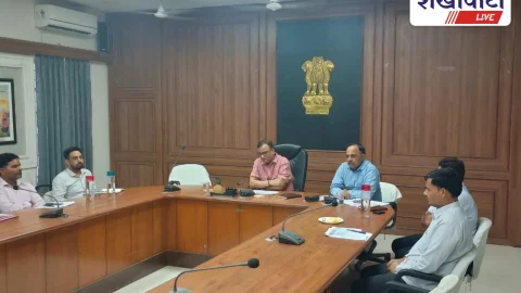 राजस्व मामलों का समयबद्ध निस्तारण करें: कलेक्टर शर्मा