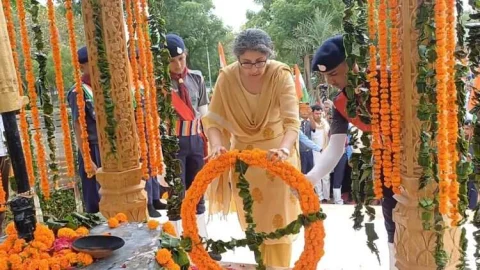 कारगिल विजय दिवस पर किया शहीदों को नमन