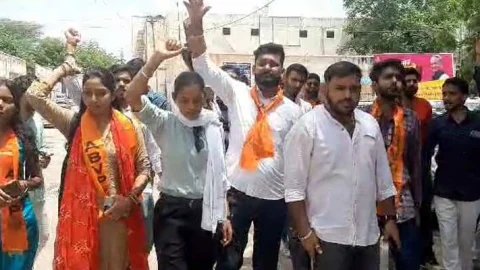 तारानगर विधायक नरेंद्र बुडानिया के खिलाफ नारेबाजी