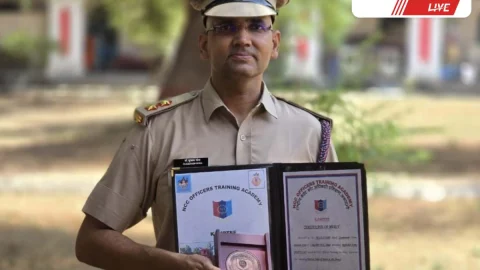 अखिल भारतीय आर्मी कोर्स में सीकर के डॉ. सुभाष गोरा टॉप परफॉर्मर