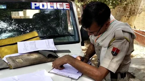 53 वर्षीय व्यक्ति ने खेत में की आत्महत्या