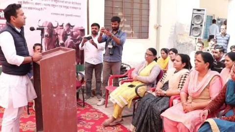 सुदूर ग्रामीण क्षेत्रों में ऑन कॉल पशु चिकित्सा उपलब्ध करवाना केन्द्र सरकार का बड़ा कदम – कस्वां