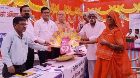 धन्य है गहलोत जी जिका म्हां जिस्यां गरीबां पेटै सोच रैया है….