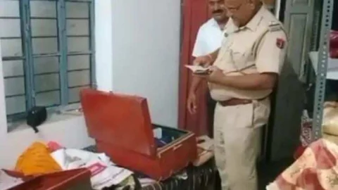 चिराना गया परिवार पीछे से सूने मकान पर चोरों ने किया हाथ साफ