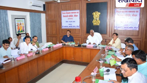 Sikar News: सांसद अमराराम ने कहा – योजनाओं की प्रगति समय पर सुनिश्चित हो