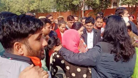 देवलावास में स्टेडियम की मांग को लेकर उपमुख्यमंत्री के नाम ज्ञापन सौंपा