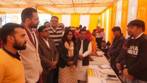 जिला कलेक्टर चौधरी ने किया झाझड शिविर का निरीक्षण