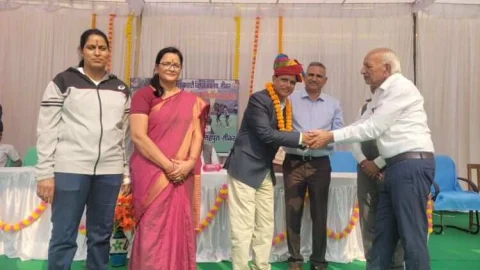 बास्केटबॉल कोच रामस्वरूप सैनी हुए सम्मानित