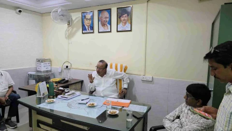 मंडावा में सीवरेज कार्यों में लापरवाही पर कड़ी चेतावनी, कंपनी ब्लैकलिस्ट होगी