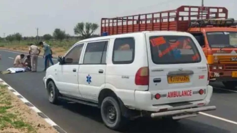 25 वर्षीय युवती का सिर कुचला हुआ शव सड़क पर मिला