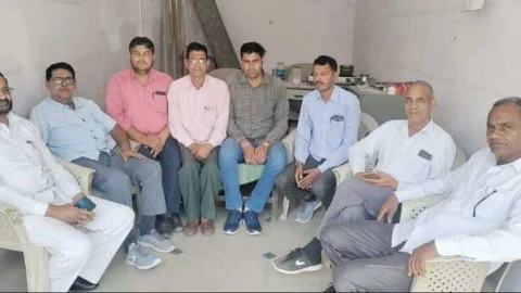 शहीद दिवस पर कार्यक्रम आयोजित करने के संबंध में सूरजगढ़ में हुई बैठक