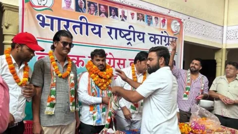 पालिका पार्षद अजयसिंह तसीड़ कांग्रेस में हुए शामिल