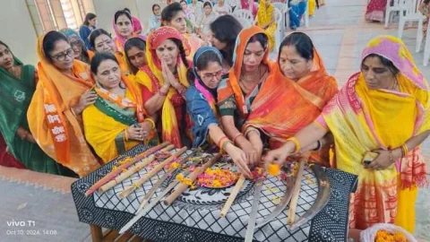 दूर्गाष्टमी महोत्सव के अवसर पर कन्यापूजन और शस्त्रपूजन का कार्यक्रम आयोजित