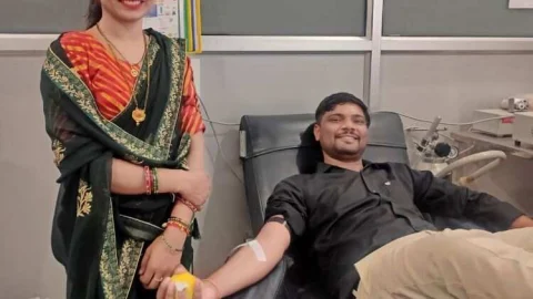 विवाह की वर्षगांठ पर रक्तदान कर दिया सन्देश
