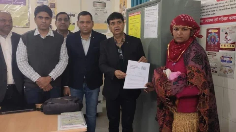 बेबी निशा को युविन पोर्टल से लगाया पहला टीका