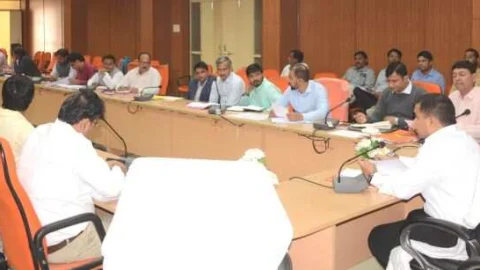 मुख्यमंत्री आयुष्मान आरोग्य योजना में हर माह हो चिकित्सालयों का निरीक्षण