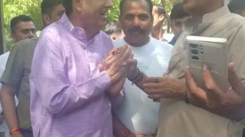 पूर्व चैयरमेन ने की केन्द्रीय मंत्रियों से मुलाक़ात