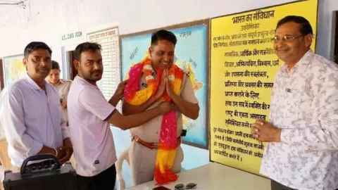 सूरजगढ़ थानाधिकारी हेमराज मीणा ने आमसभा में दी कानूनी जानकारी