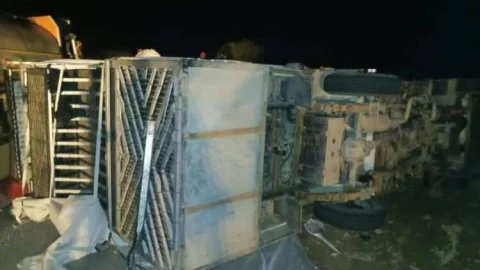 दस लोगों पर डीजे पर हमला करने का आरोप