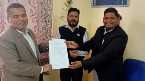 जिला कलेक्टर को सौंपा मांग पत्र