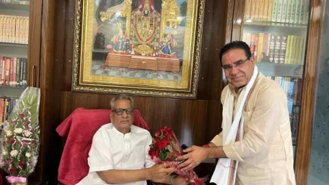 ओम माथूर से मिले भाजपा नेता शुभकरण चौधरी