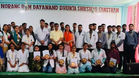 नर्सों के सेवाभाव को सलाम करने का दिन – डाॅ. संदीप ढूकिया