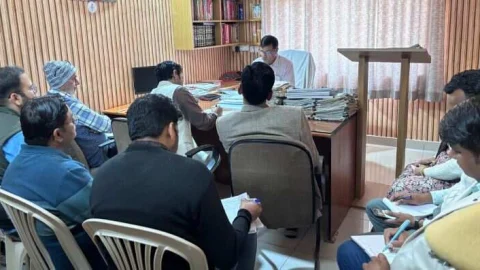 एसडीएम ने सड़क सुरक्षा को लेकर दिए निर्देश