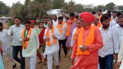 प्रधानमंत्री नरेंद्र मोदी की प्रस्तावित आमसभा के स्थल का लिया जायजा