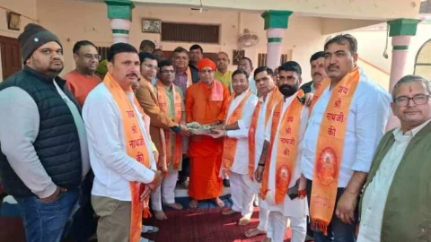 रतिनाथ महाराज के भक्तों ने समाधि स्थल भूमि पूजन पर भेंट की10 लाख रुपए से अधिक की राशि