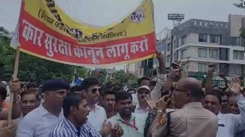 जयपुर : पत्रकार सुरक्षा कानून बनाने की मांग पर पत्रकारों ने विधानसभा को घेरा