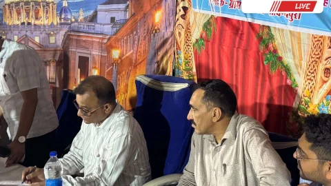 रात्रि चौपाल में कलेक्टर ने सुनी ग्रामीणों की समस्याएं