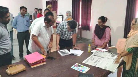 सोशल मीडिया और फेक न्यूज पर रहे कड़ी नजर – दिवेगांवकर