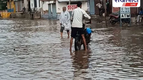 फतेहपुर में आधे घंटे की झमाझम बारिश से जलभराव