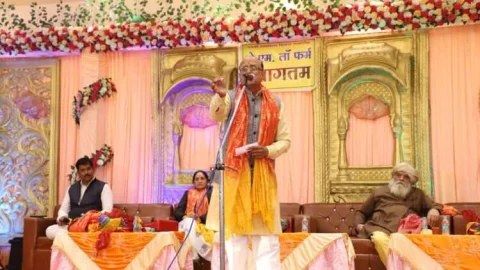 कवि सम्मलेन व देशभक्ति गीतों के साथ हुआ नवोदित अधिवक्ताओं का सम्मान