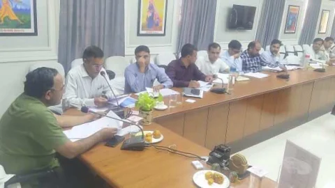 जल जीवन मिशन के कार्यों में लाएं तेजी – एडीएम