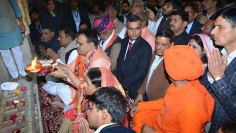 मुख्यमंत्री भजनलाल शर्मा ने श्री खाटूश्याम मंदिर में किए दर्शन