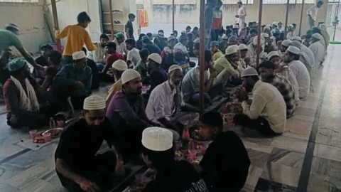 ढूकिया हॉस्पीटल झुन्झुनू द्वारा रोजा इफ्तार पार्टी का आयोजन