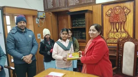 बालिकाएं पढ़-लिख कर बनें सशक्त और जिम्मेदार नागरिक – सत्यानी