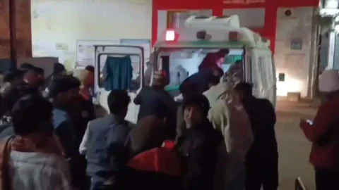 कार व बाइक की जबरदस्त भिडंत