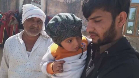 ढ़ाई साल का मासुम कर रहा था पापा के घर लौटने का इंतजार,लेकिन पापा की घर पहुंची तिंरगे में लिपटी पार्थिव देह